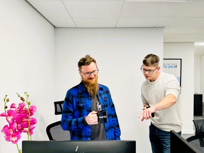 Desk Chat